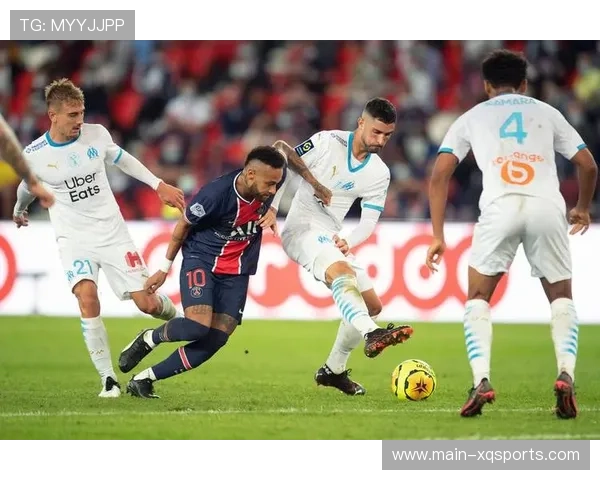 梅斯vs里昂保级焦点战，主队防守反击战术受考验